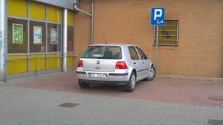 za male miejsce parkingowe