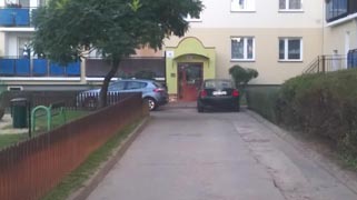 calkowicie zablokowany przejazd